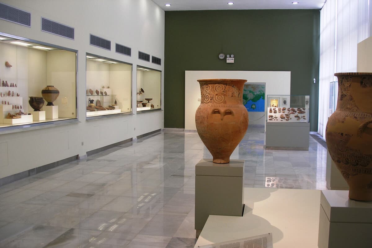 sightseeing The Archaeological Museum of Kavala